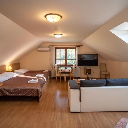 Apartman A Ubytovani U Machu Mikulov Buitenkant foto