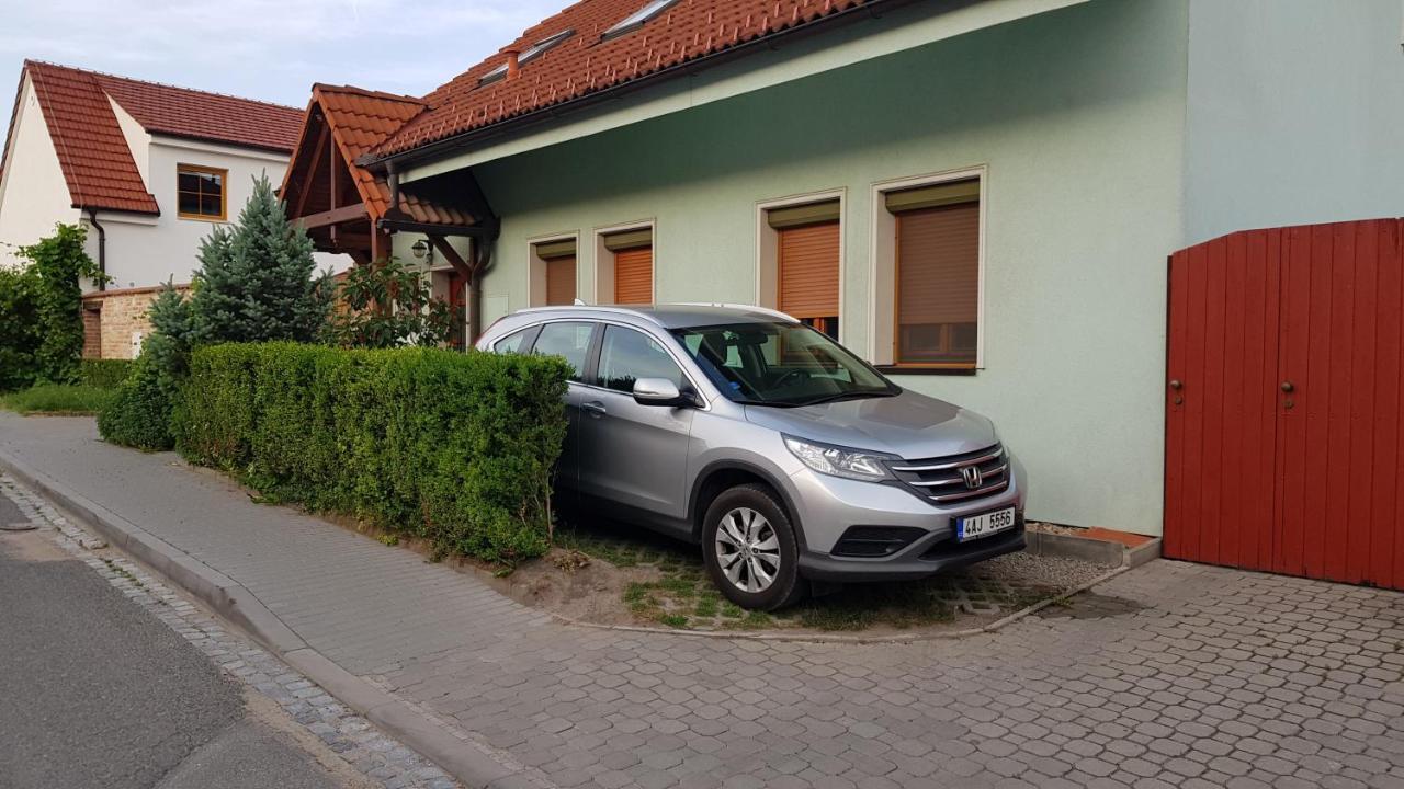 Apartman A Ubytovani U Machu Mikulov Buitenkant foto