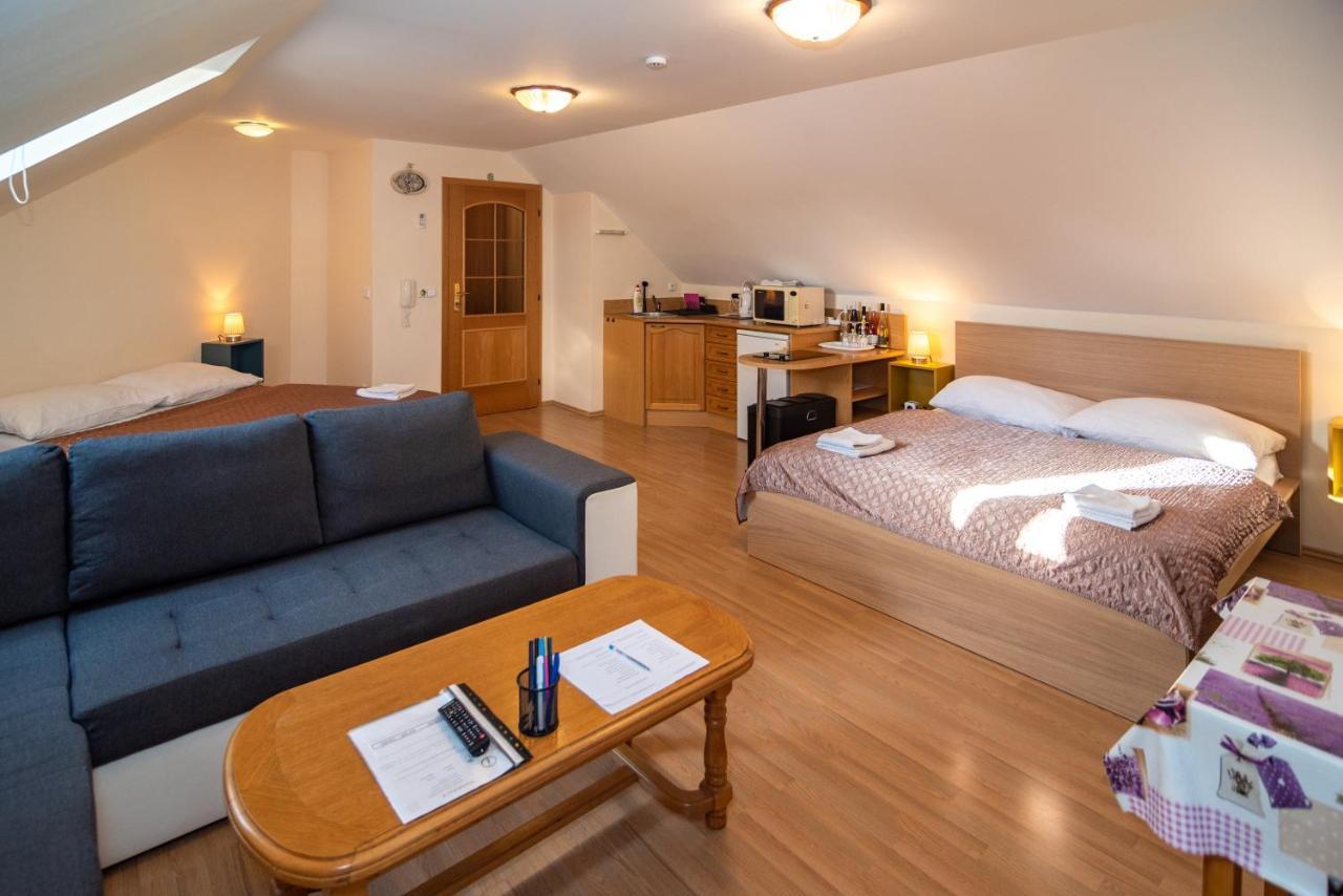 Apartman A Ubytovani U Machu Mikulov Buitenkant foto