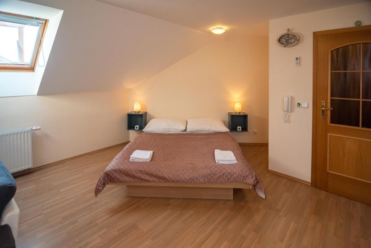 Apartman A Ubytovani U Machu Mikulov Buitenkant foto