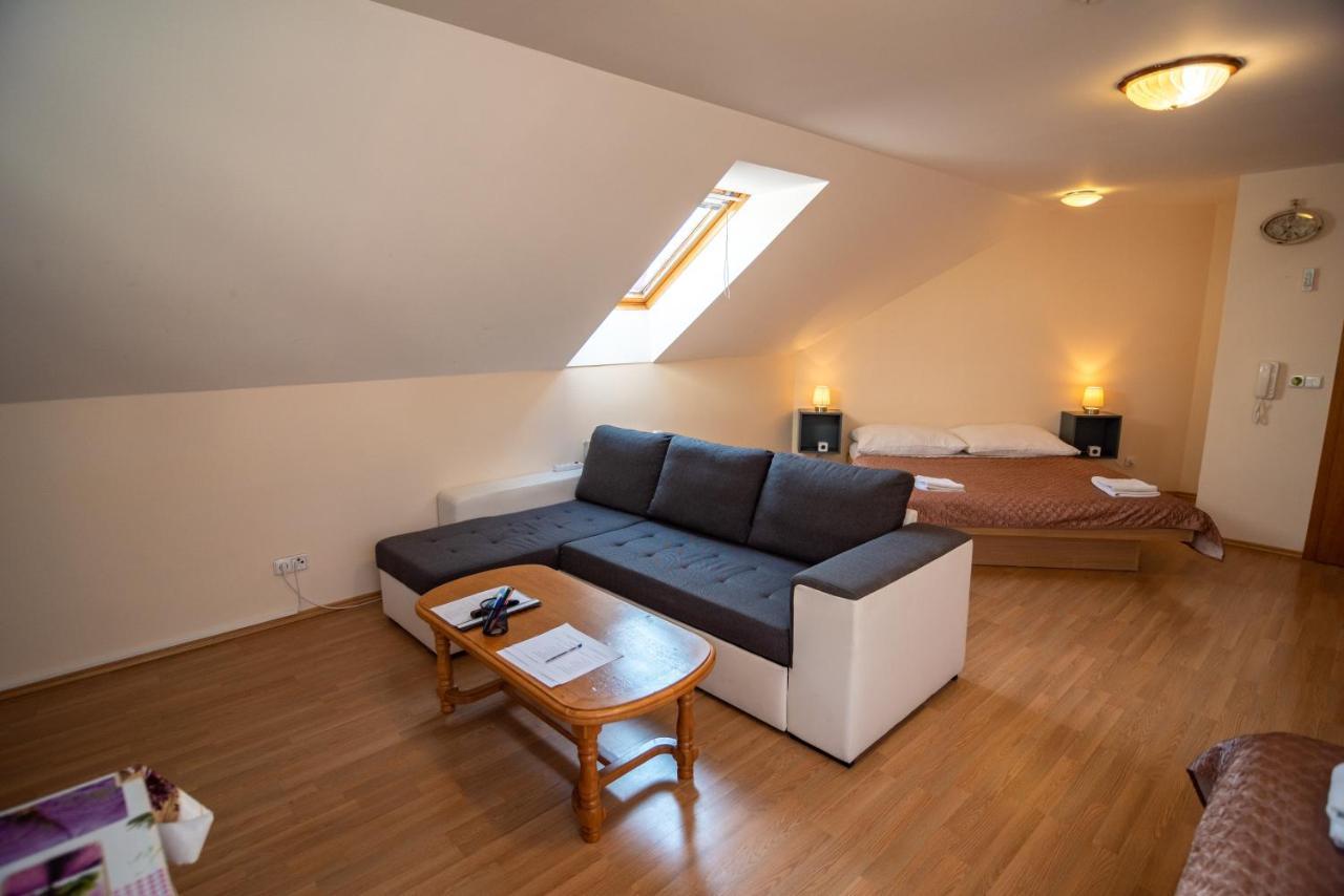Apartman A Ubytovani U Machu Mikulov Buitenkant foto