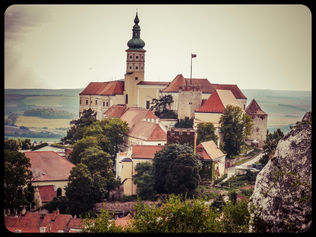 Apartman A Ubytovani U Machu Mikulov Buitenkant foto